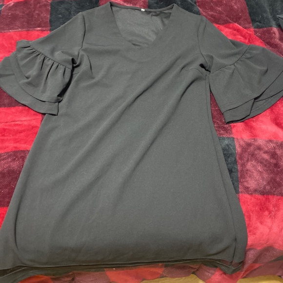 Black dress - Picture 1 of 2